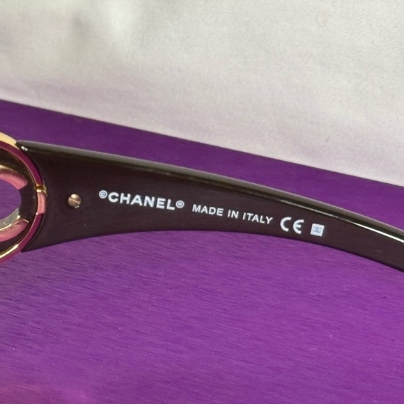 ❤️‍🔥Chanel Women’s sunglasses. Brown and Gold. Made in Italy. Light wear - Picture 2 of 8